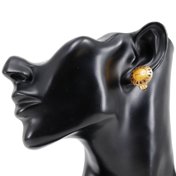 CHANEL Gold Earrings - Picture 2 of 6